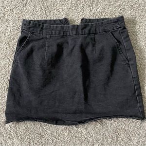 Women’s Forever 21 black denim skirt